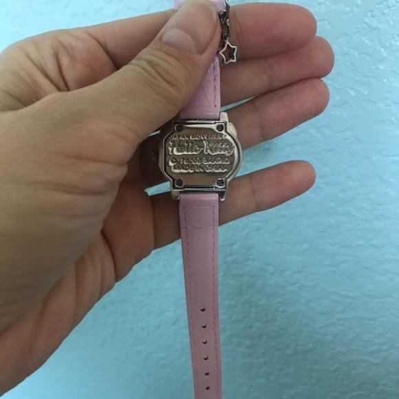 Watch Hello Kitty - Picture 4 of 4